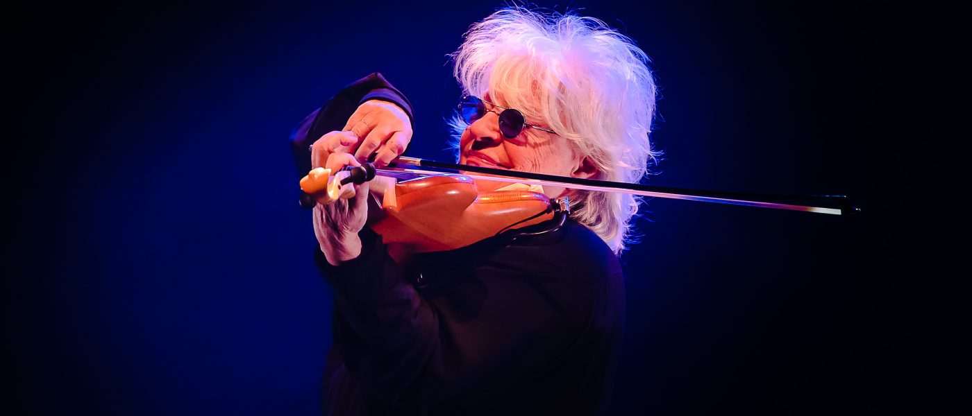 CATHERINE LARA : En quête d’identités !