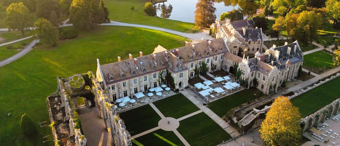 Abbaye des Vaux-de-Cernay, Calme, luxe et volupté