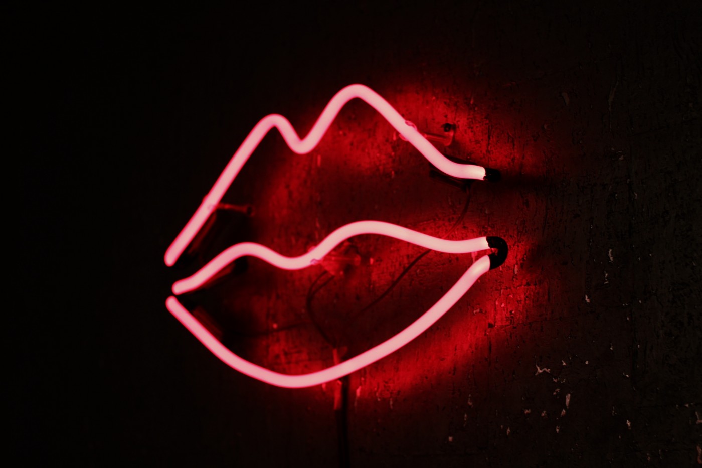 (c)Les Lèvres Rouges